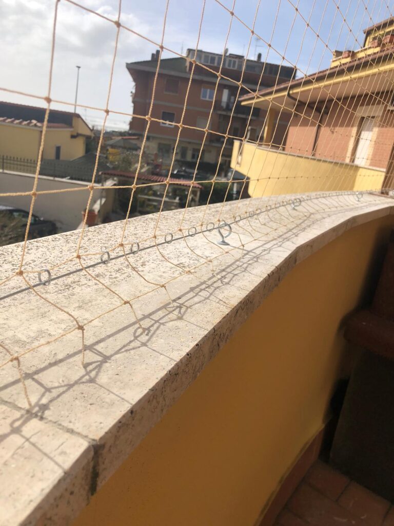Massima Sicurezza per Gatti: Reti Anticaduta Balcone Sicuro per Animali Domestici
