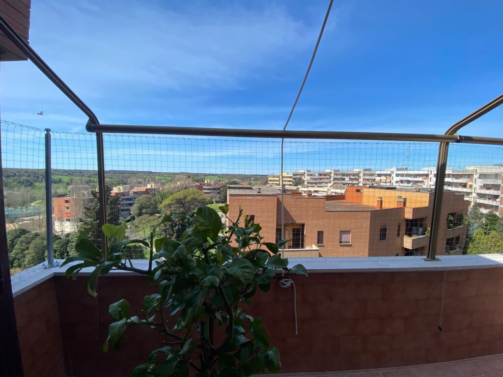 Sicurezza Garantita: Reti di Protezione Balcone Sicuro per Gatti